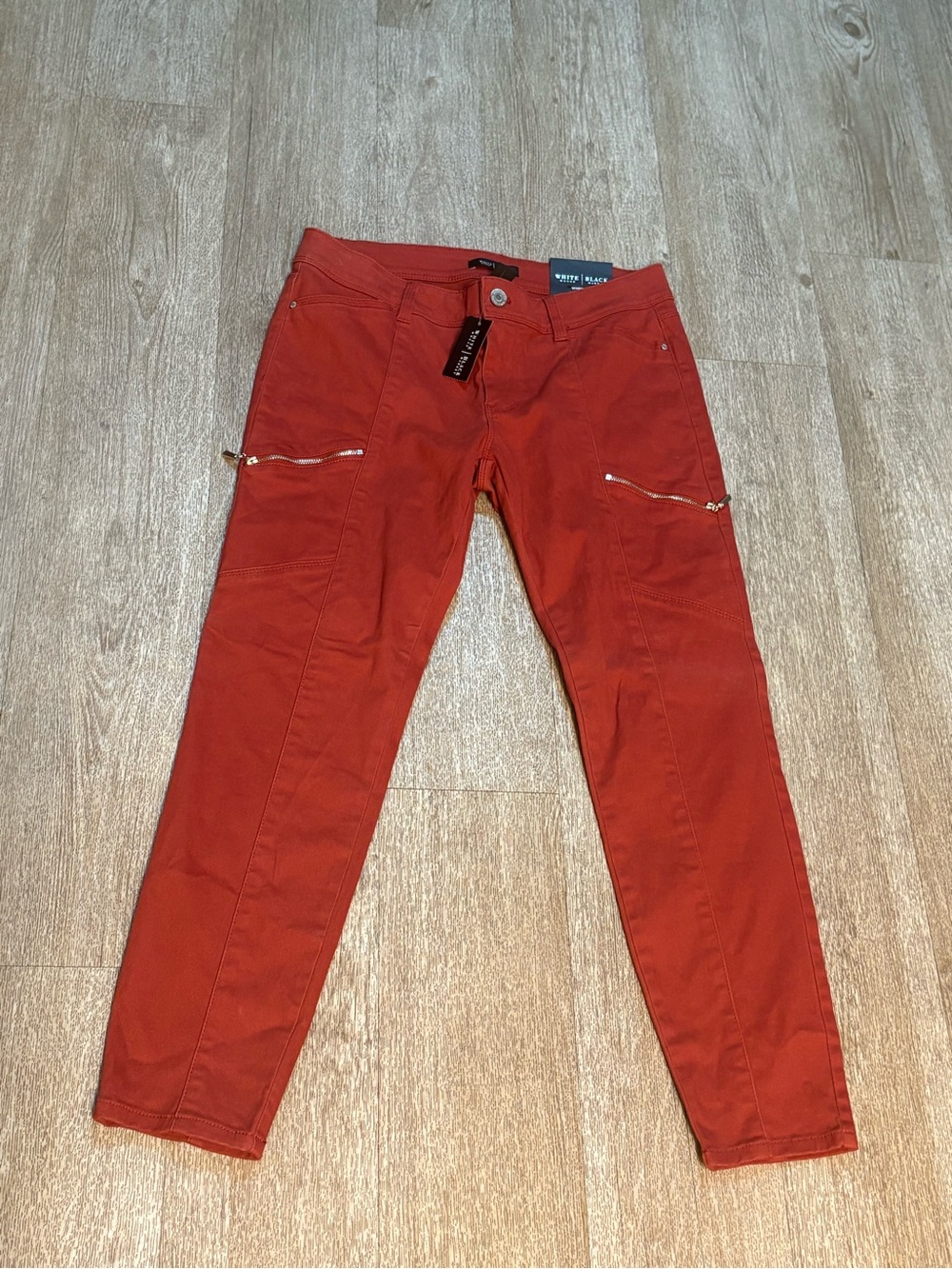 WHBM RUST ORANGE CROP JEANS SIZE 6